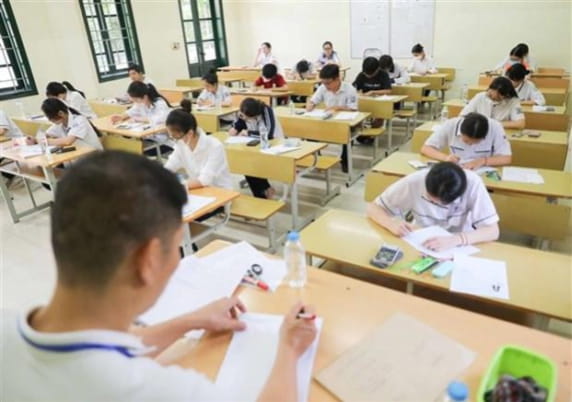 Tuyển sinh vào lớp 10 ở HCM